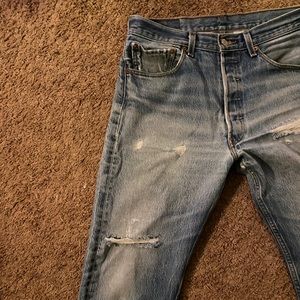 Vintage Distressed button fly 501 Levi’s 28x30
